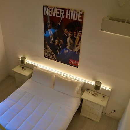 Duomo26 Boutique Apartment Desenzano del Garda Buitenkant foto