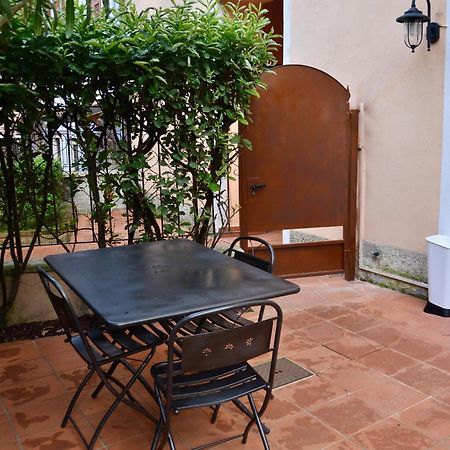 Duomo26 Boutique Apartment Desenzano del Garda Buitenkant foto