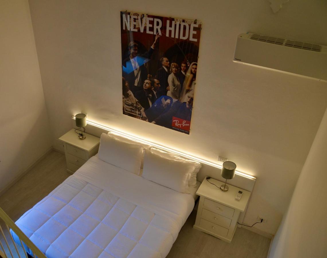 Duomo26 Boutique Apartment Desenzano del Garda Buitenkant foto