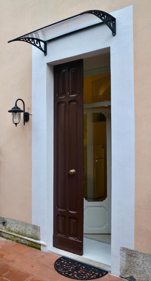 Duomo26 Boutique Apartment Desenzano del Garda Buitenkant foto